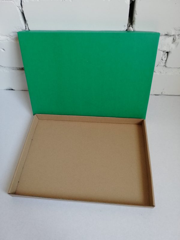 Крышка дно коробка зеленого цвета