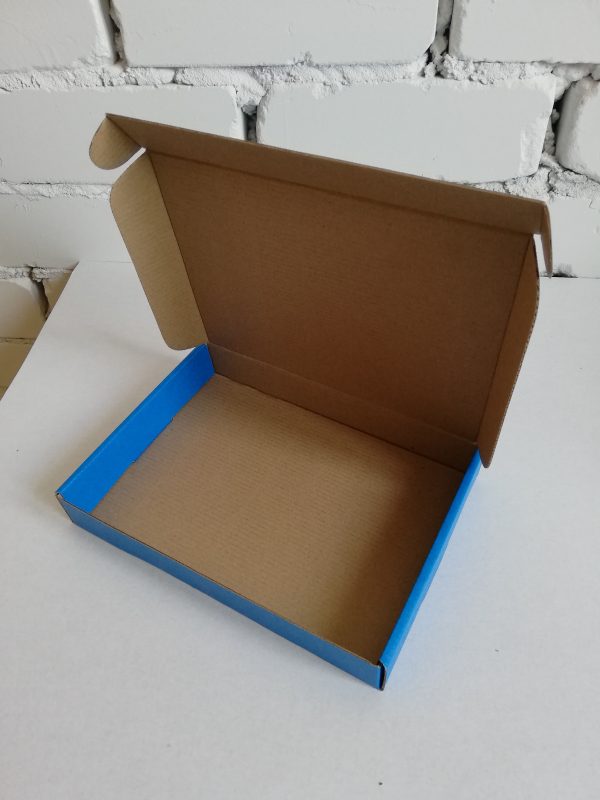 Коробка синяя откидной крышкой